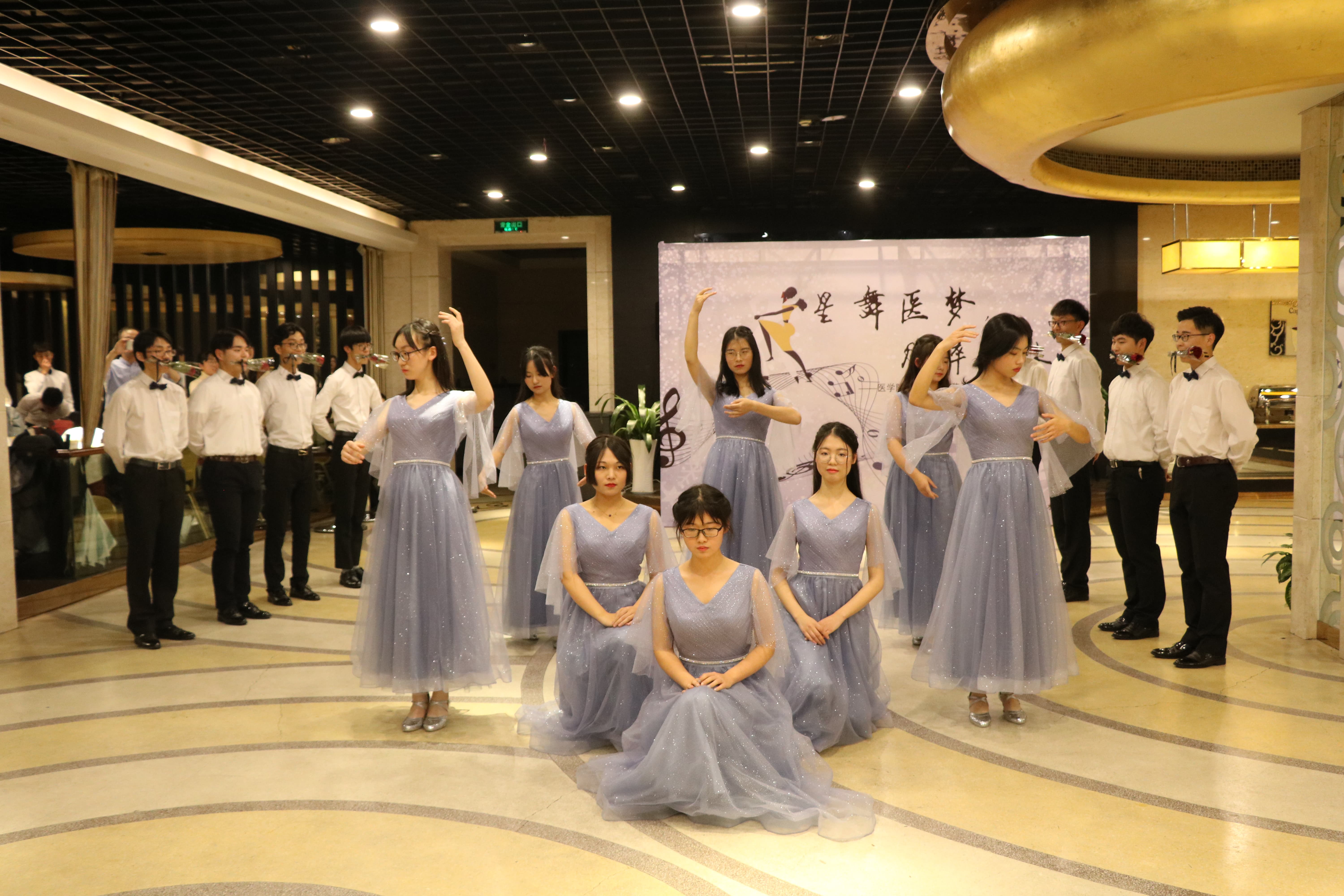 1544507650102295.jpg 1544507650102295.jpg